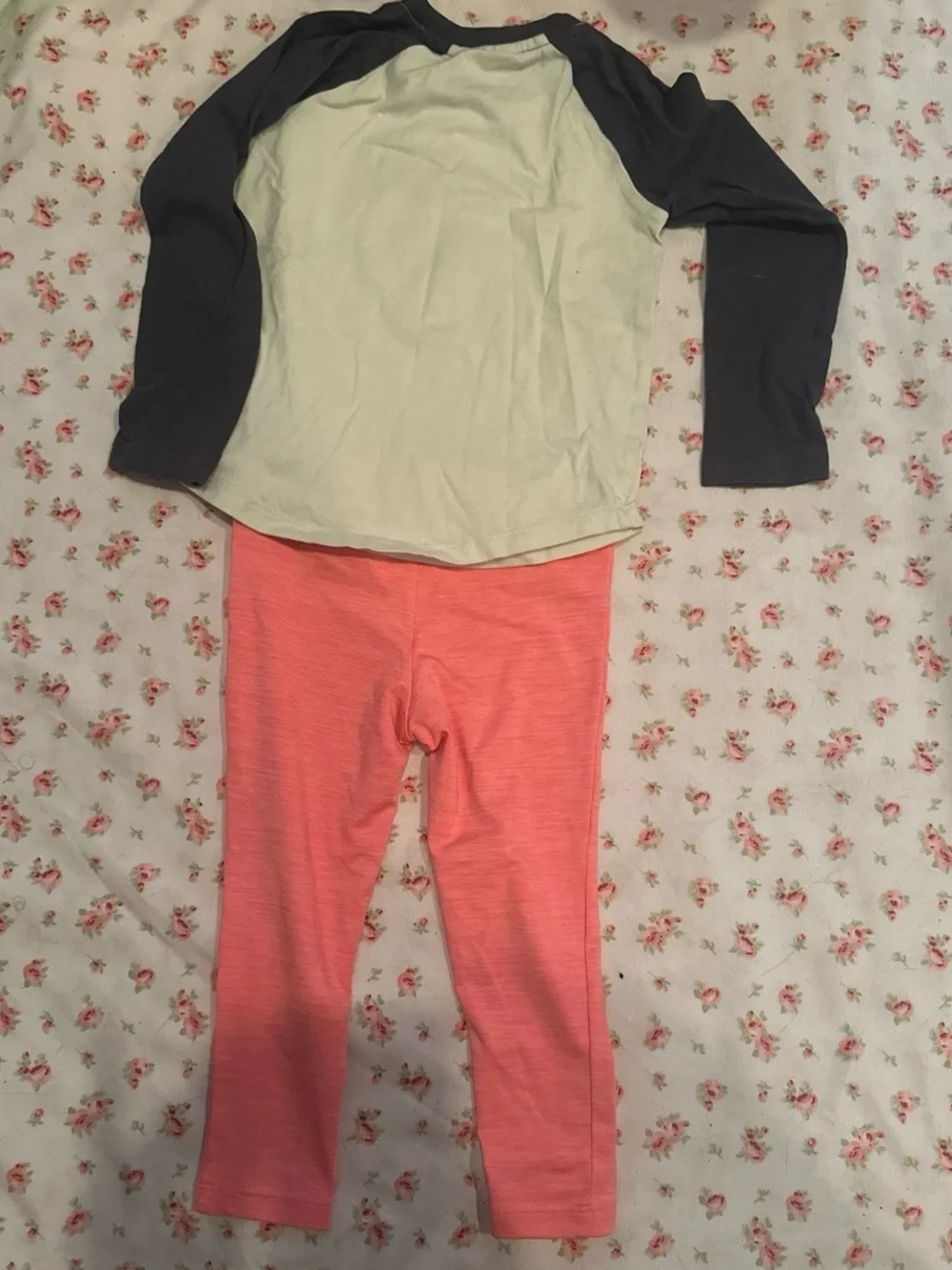 Puma Coral Pink Leggings with Cream and Black Logo Top - Picture 2 of 3